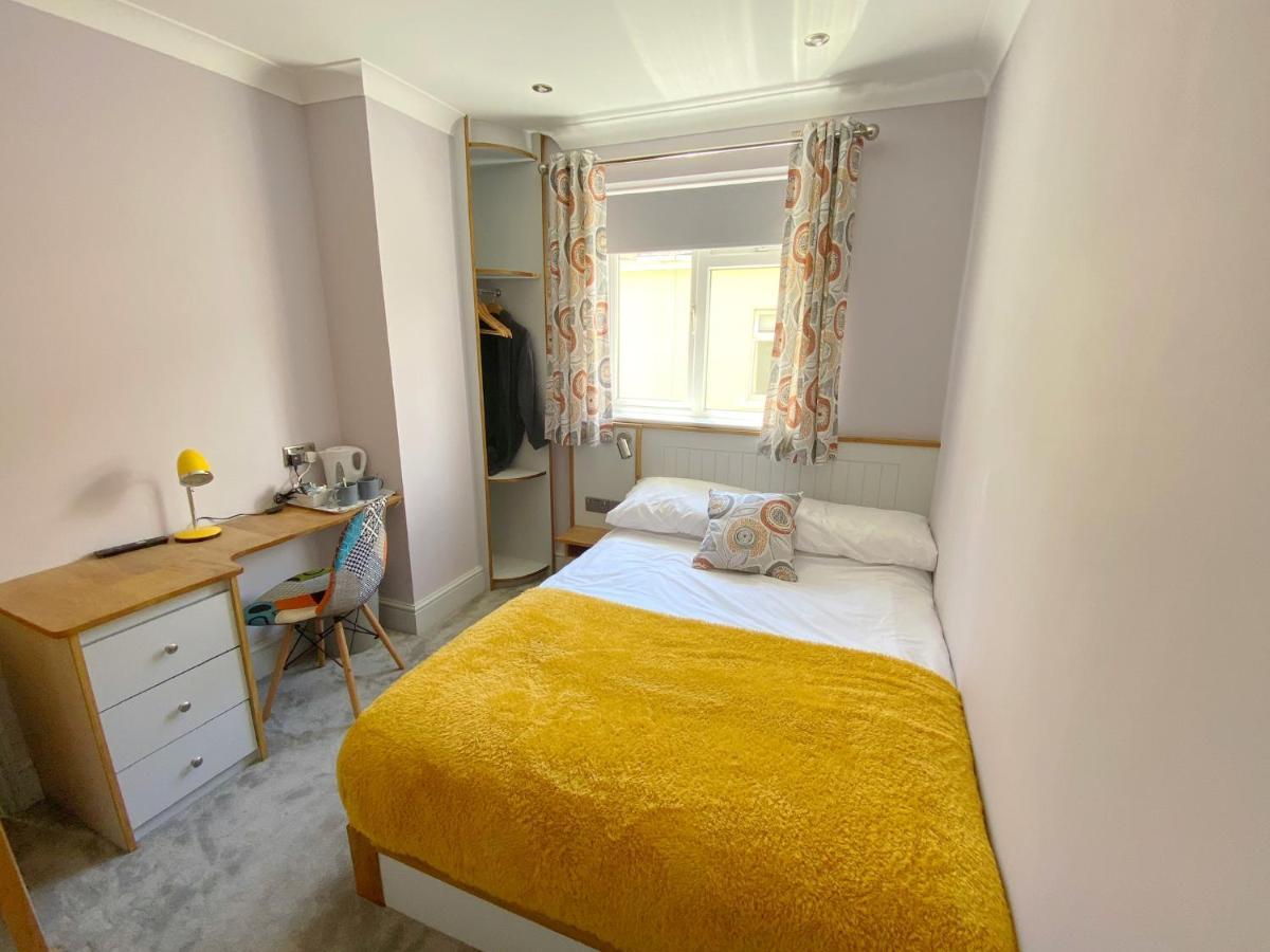 Orchard House Bed & Breakfast Swindon Bagian luar foto